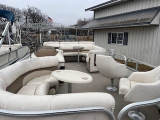 USED 22 FOOT PONTOON WITH 50 JOHNSON